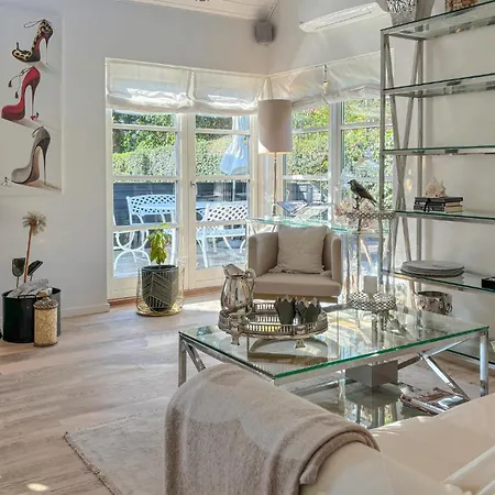 Gorgeous In With Wifi * Farso