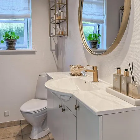 Gorgeous In With Wifi Farso